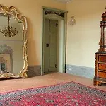 Nocleg ze śniadaniem Castello Di 3*