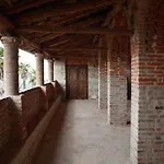 Castello Di Bed & Breakfast 3*