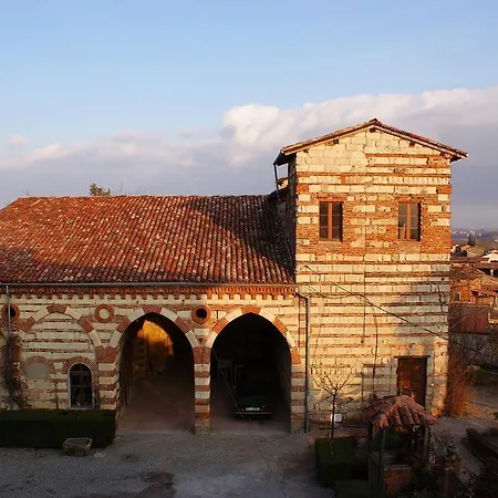 Bed & Breakfast Castello Di 3*