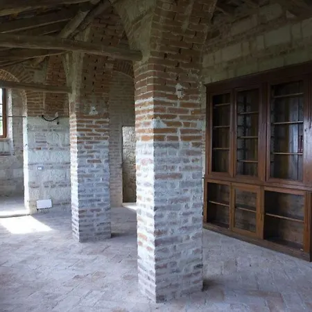 Castello Di Nocleg ze śniadaniem 3*