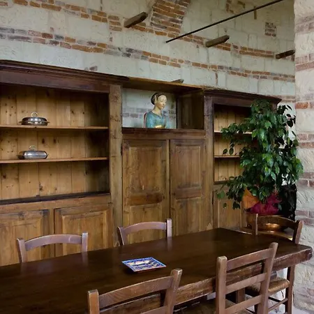 Castello Di Bed & Breakfast Frassinello