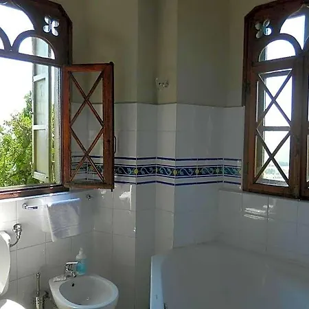 Castello Di לינה וארוחת בוקר 3*