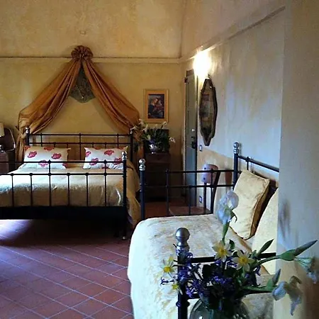 Castello Di לינה וארוחת בוקר 3*