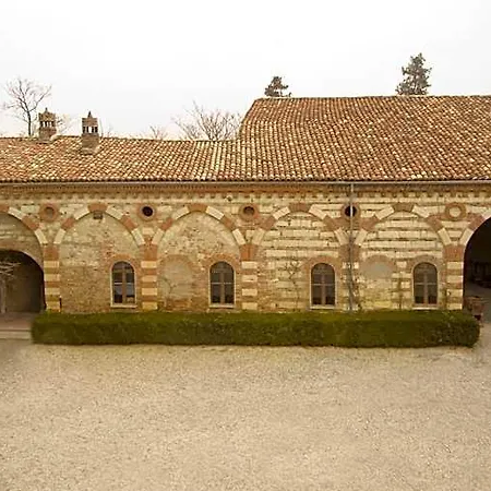 Castello Di לינה וארוחת בוקר 3*