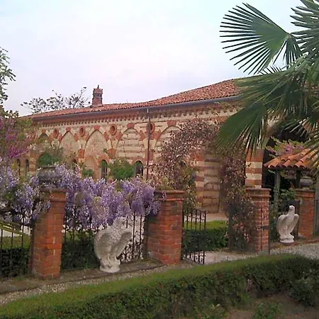 Castello Di לינה וארוחת בוקר