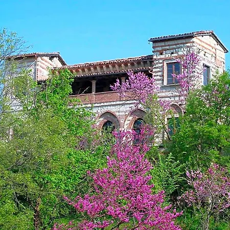 Castello Di לינה וארוחת בוקר