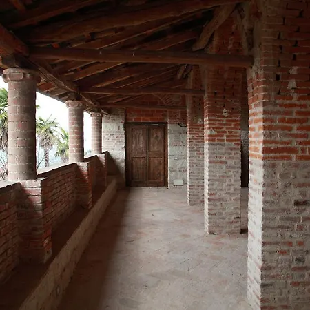 Castello Di Bed & Breakfast 3*