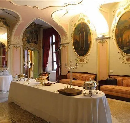 Castello Di Nocleg ze śniadaniem 3*
