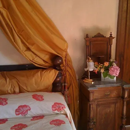 Castello Di Bed & Breakfast Frassinello