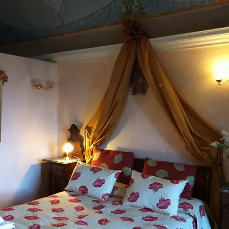 Nocleg ze śniadaniem Castello Di 3*