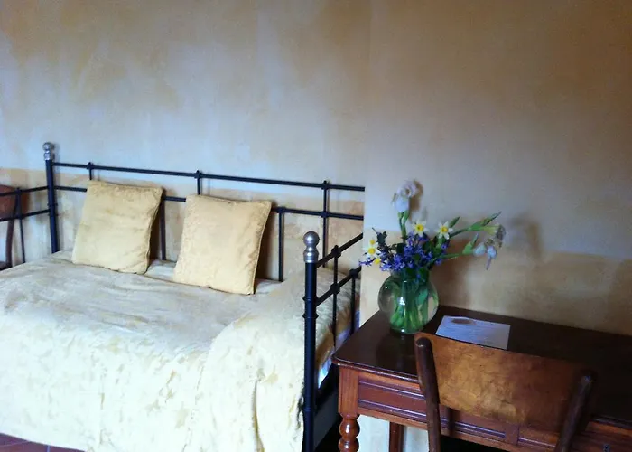 Castello Di فندق مبيت وإفطار