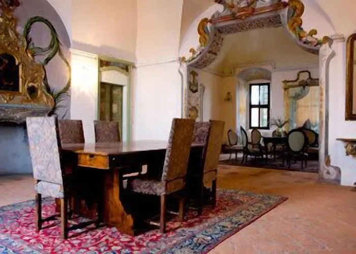 Castello Di فندق مبيت وإفطار