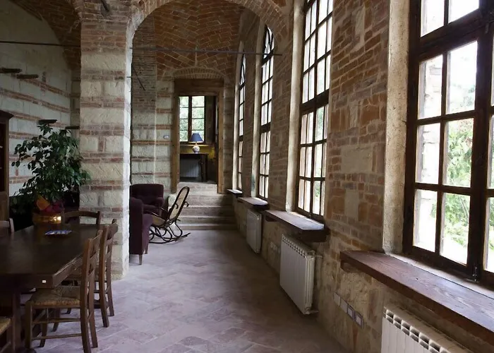 Castello Di فندق مبيت وإفطار