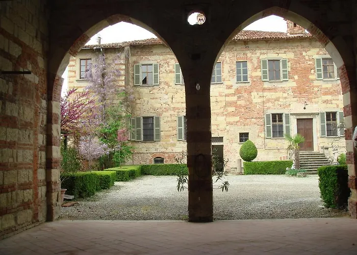 Castello Di فندق مبيت وإفطار