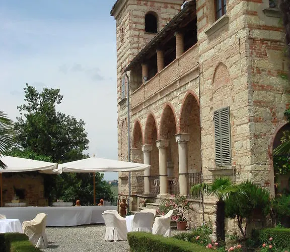 فندق مبيت وإفطار Castello Di Frassinello